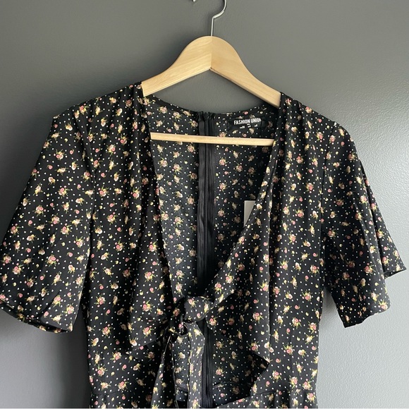 Asos Fashion Union Tall Tie Front Jumpsuit in Floral NWT - 4 Tall - Picture 7 of 9